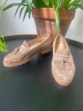 Donald J. Pliner Taupe Suede Tassel Loafers. Size 8.5 M